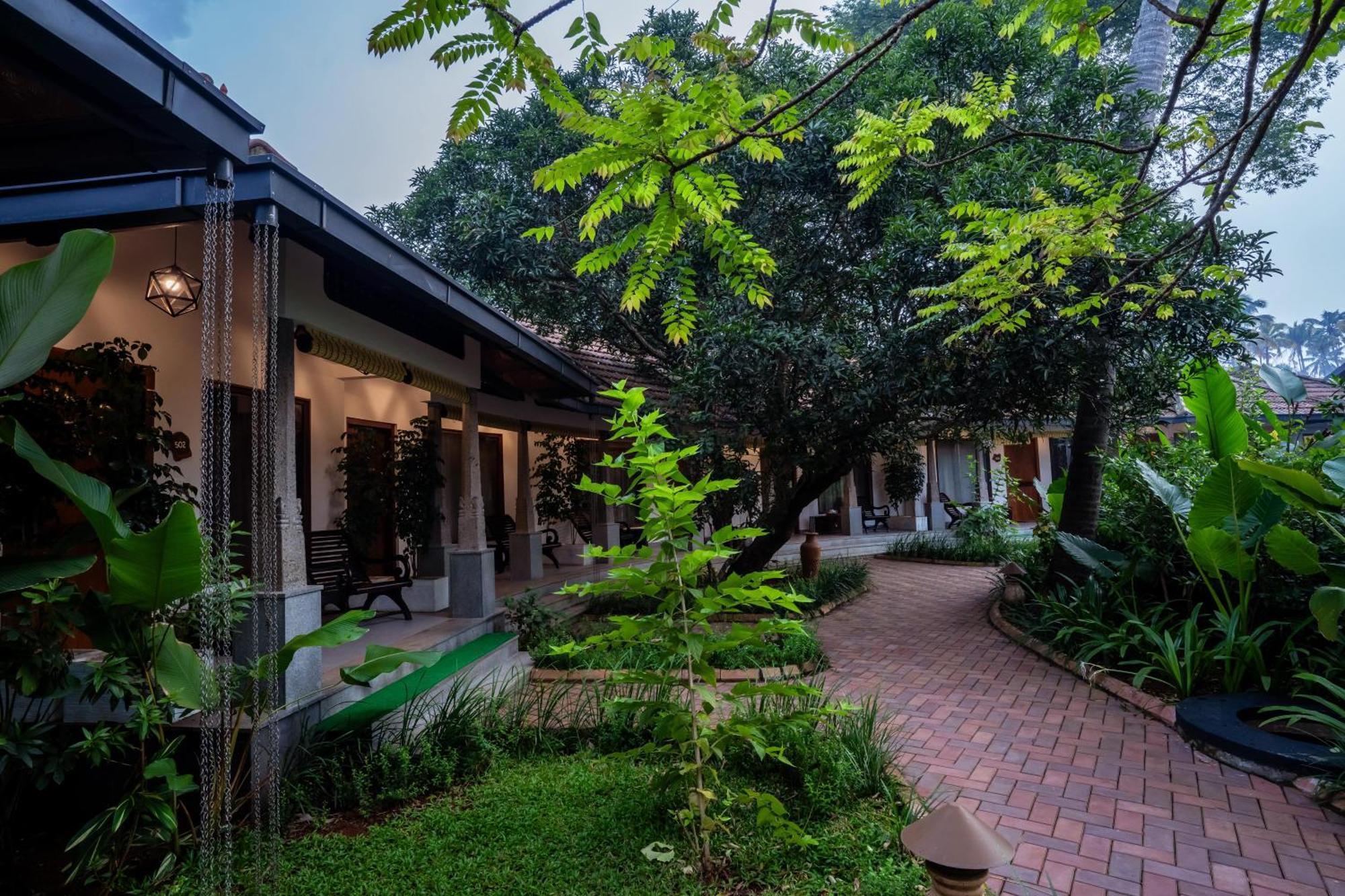 Vedic Village Retreat Kodungallur Kochi Esterno foto